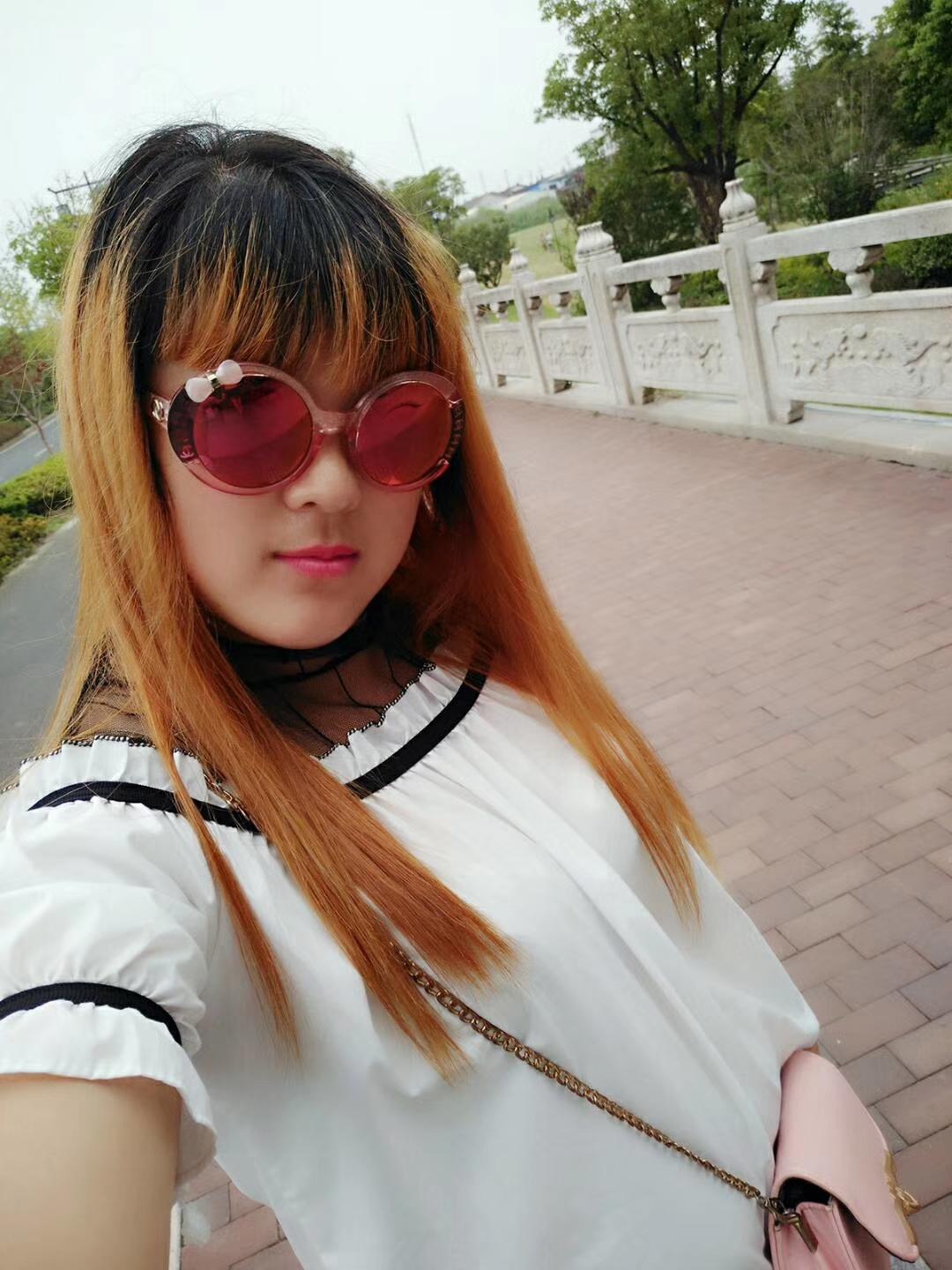 人生很短，要学会好好爱自己，爱脾气死犟死犟的自己，爱说话直来直去的自己...