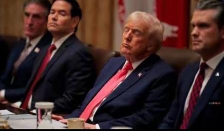 特朗普，这位80岁的老人总统又睡着了！
特朗普曾经不断的嘲笑前总统“瞌睡乔”：“