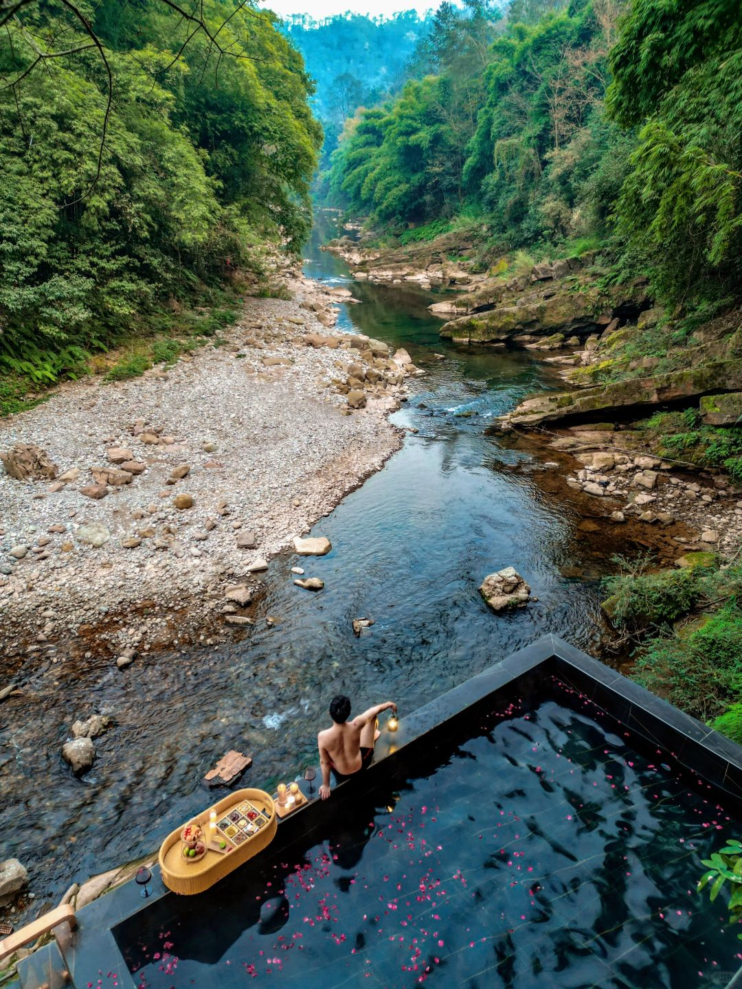 成都的冬天不难过♨️山野溪流间泡温泉