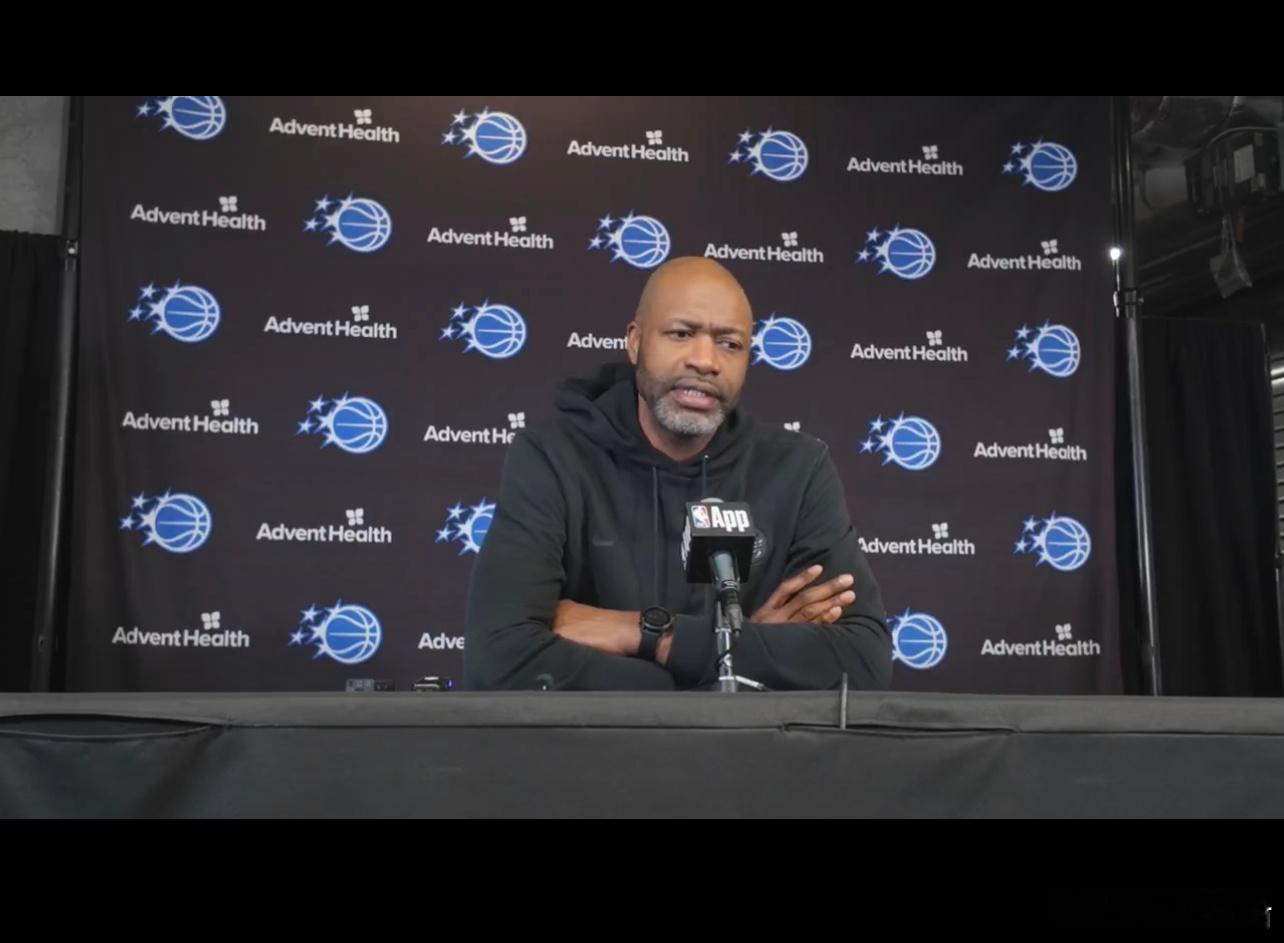 魔术教练：“泰伦·卢是一位非常优秀的教练，他能根据场上的球员调整战术，无论场上是