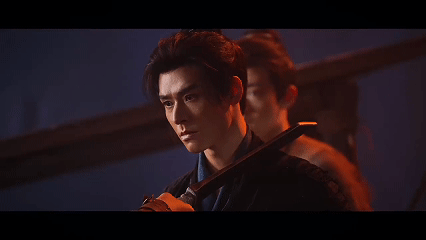 打光真好，拍出了龚俊鼻子本来的高度 