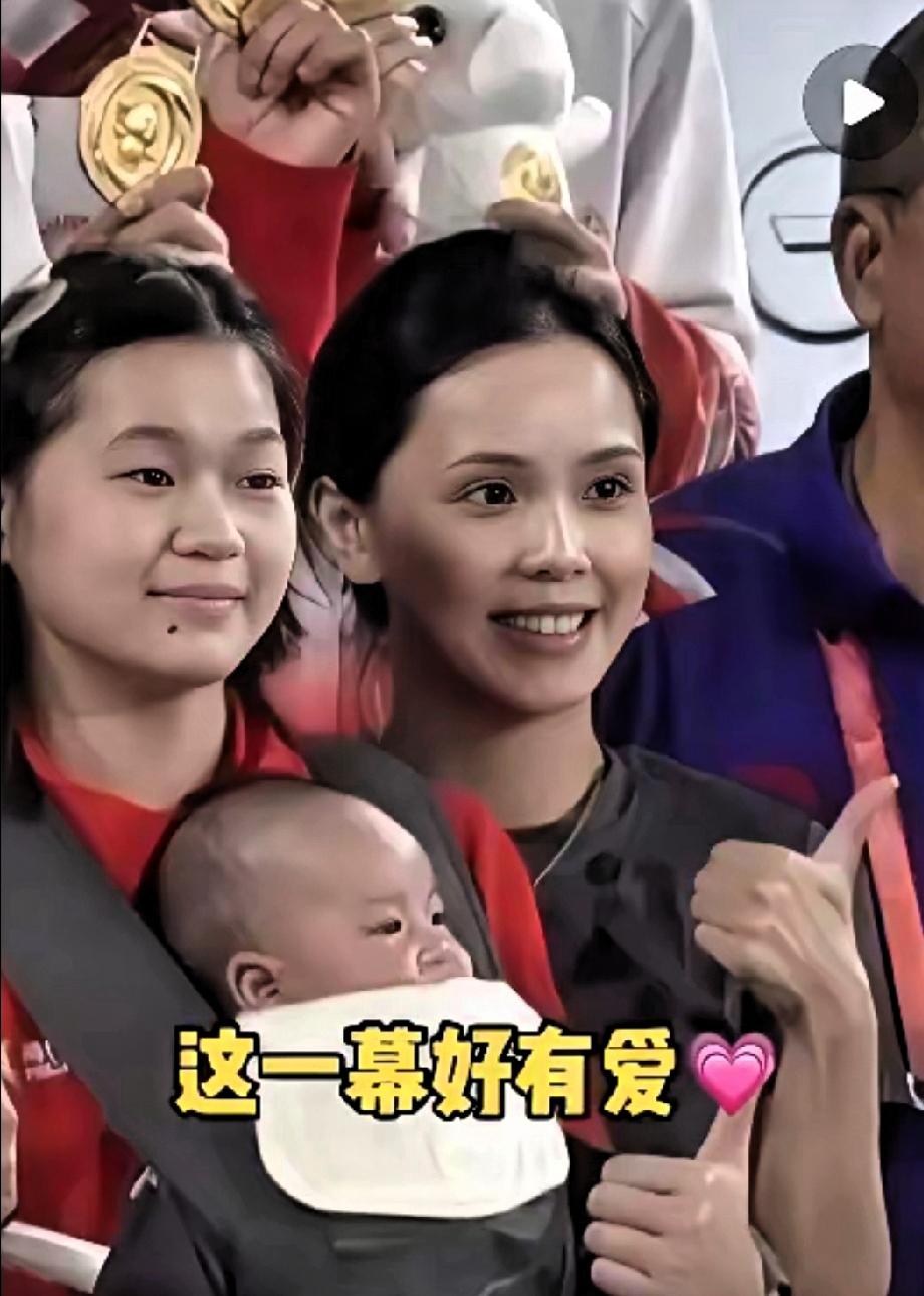 以前你宠我，现在我宠你的孩子！
如今婵宝长大了，可以帮师哥带娃了！从“祝早生贵子