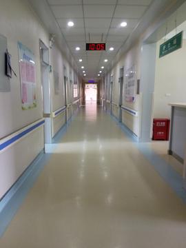 悲剧还是发生了！9月14日报道，北京海淀，一名施工工人作业时突然倒地，经全力抢救