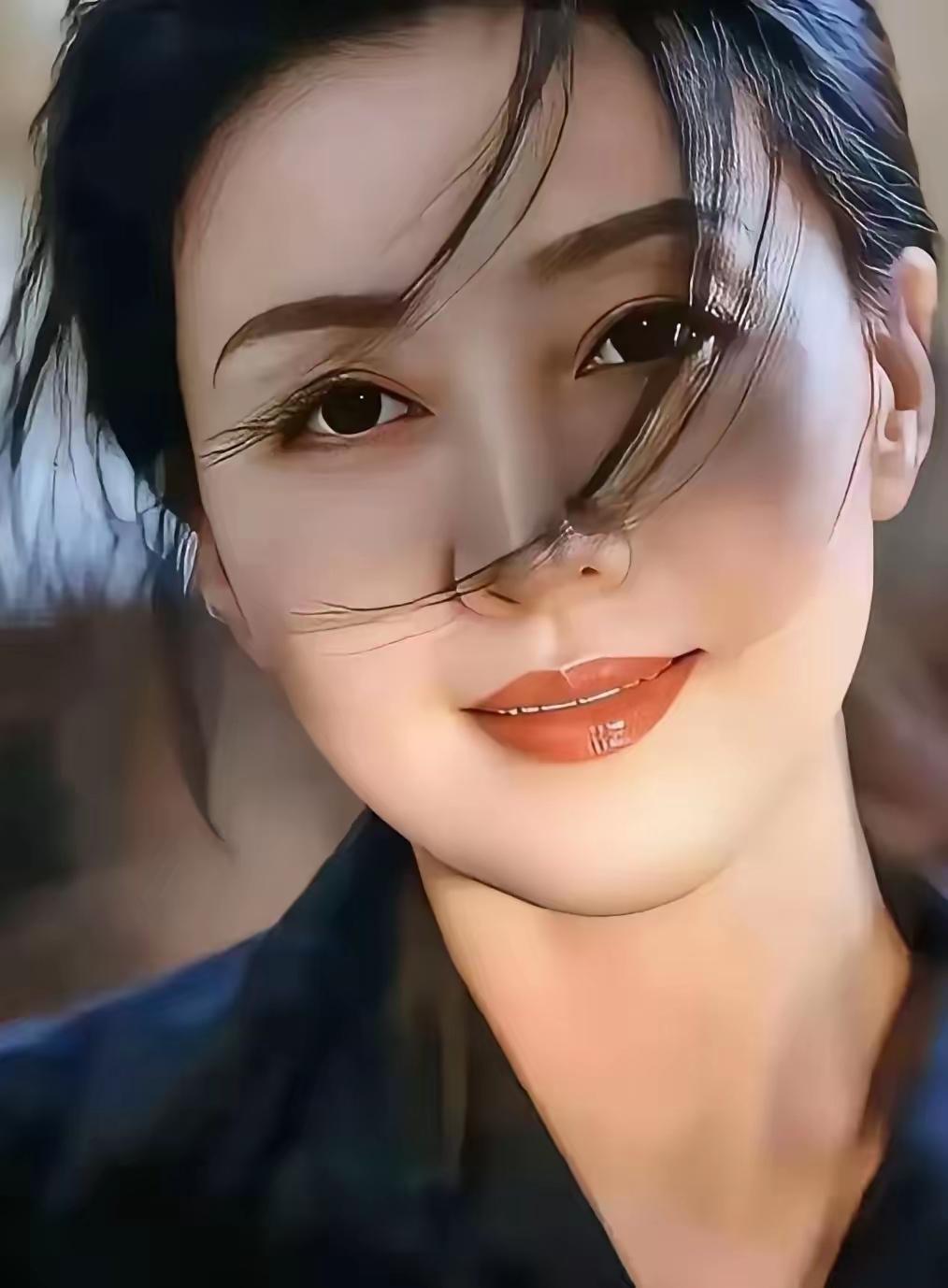 玩楹联的朋友基本都清楚，圈子里有位写联十分出彩的前辈，随便提笔都意境动人，大伙心