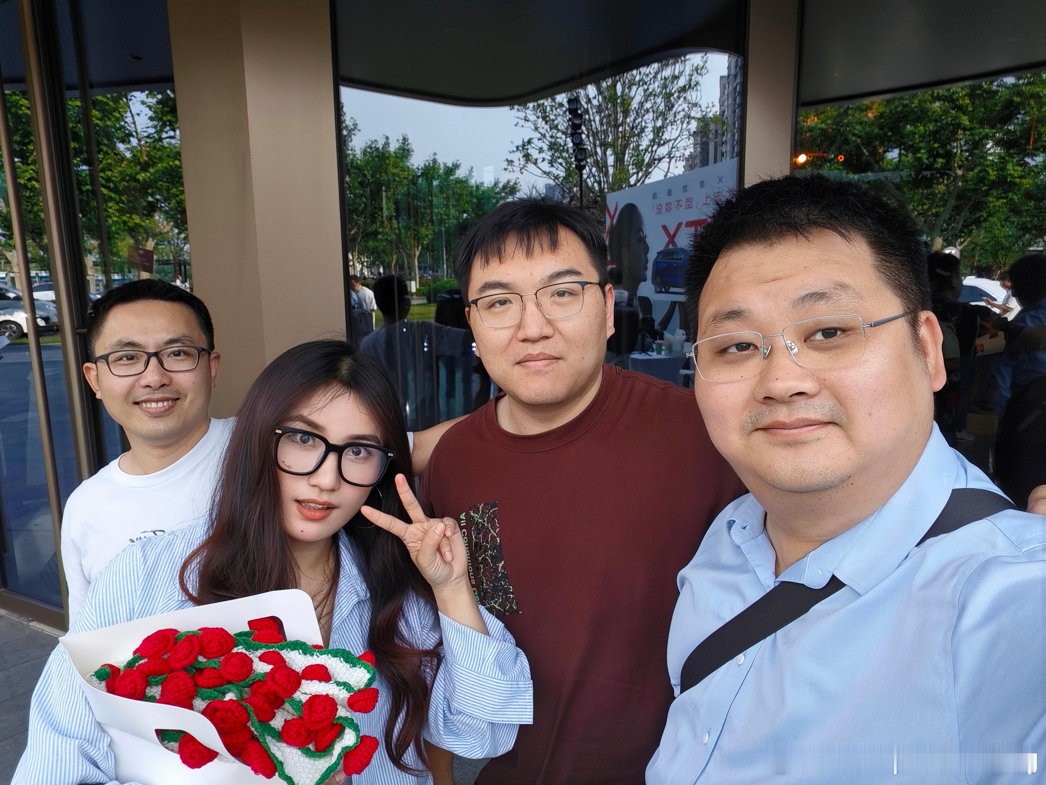 走着走着，就遇到了[doge]可惜今晚有别的约会，不好带大家happy。下个月还
