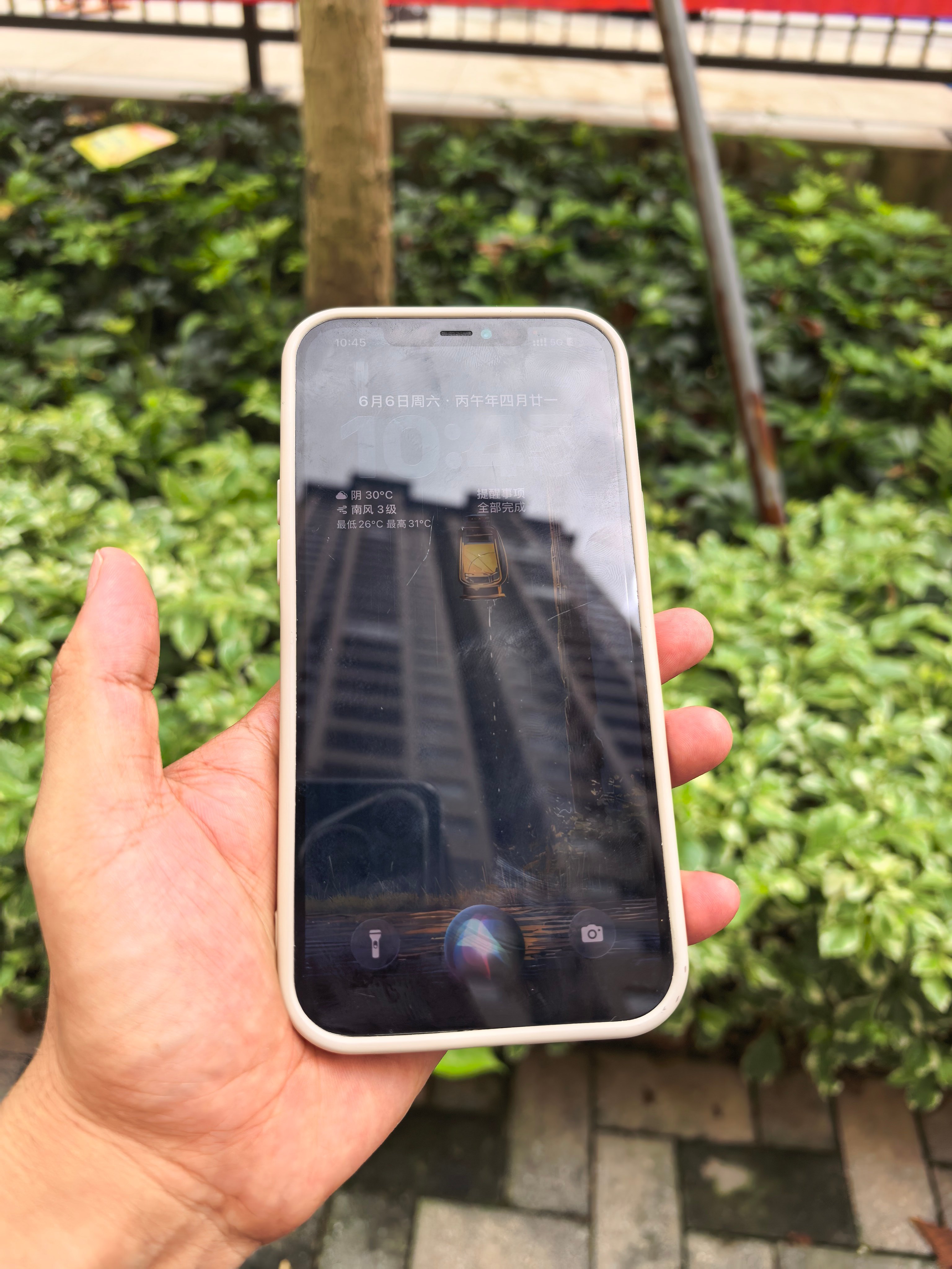 好久没喊“Siri”了吧？我自己也发现，平时几乎直接打字或者用其他AI了。WWD