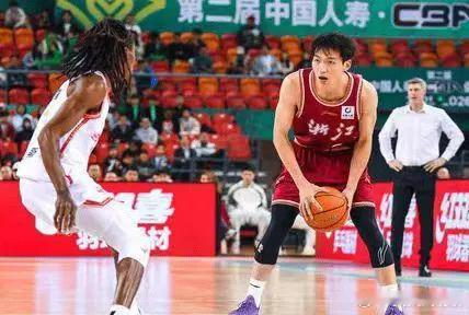 CBA杯：浙江末节轰33-10大胜深圳 吴前22+6+5三分陆文博8中7北京时间