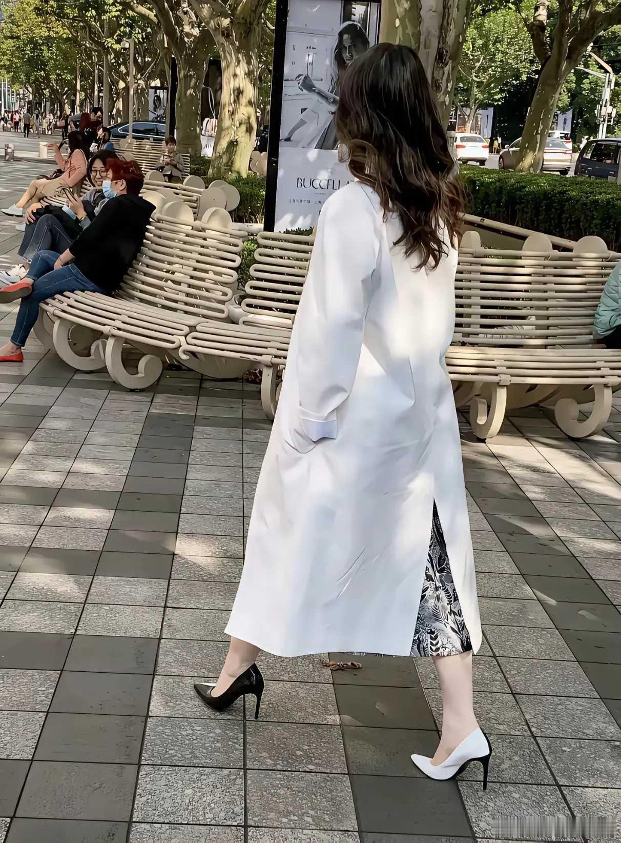 做人其实很简单，善待自己，善待对自己好的人，剩下的顺其自然就好了……早安☀思想者