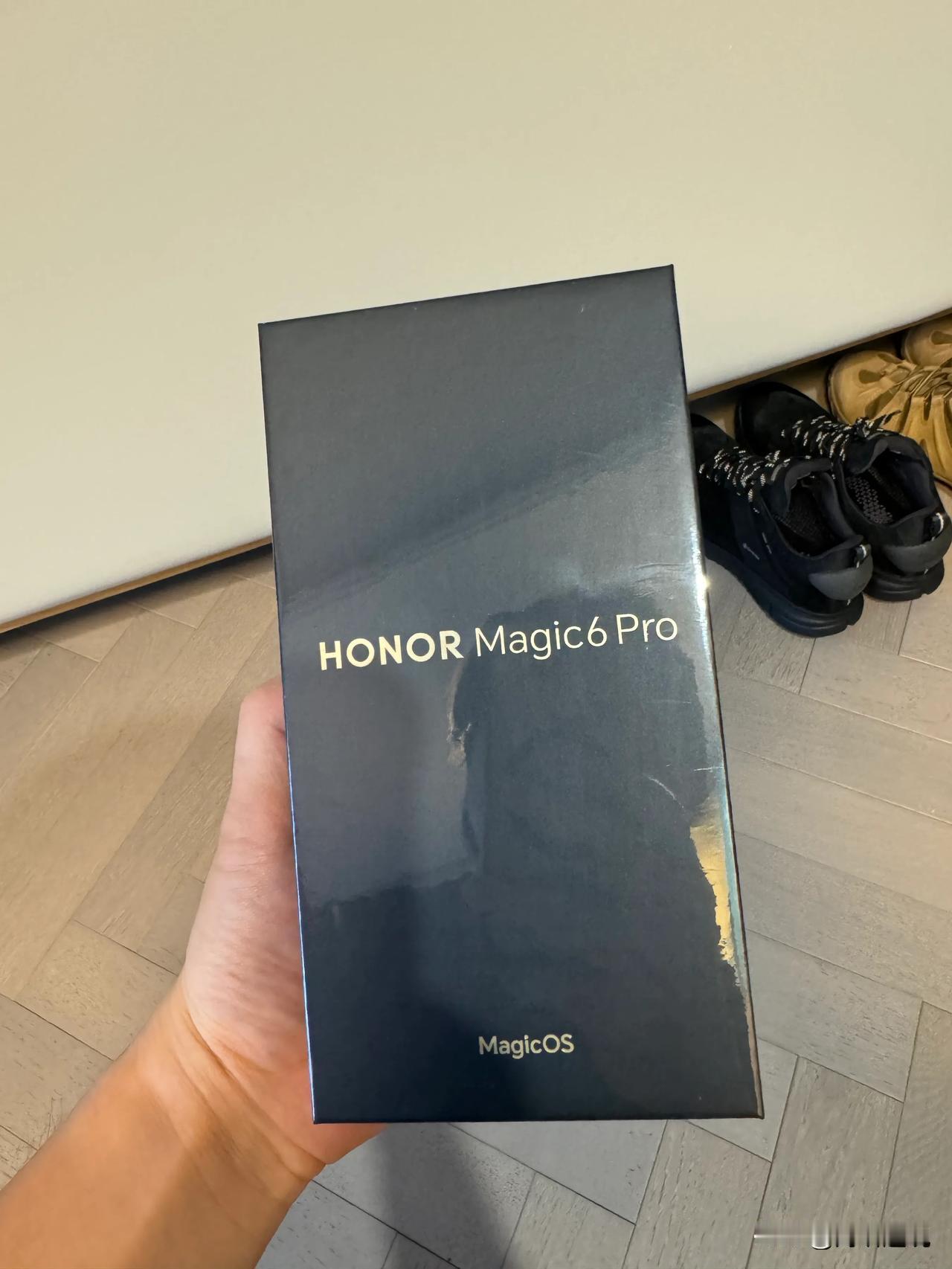 现在可以说了：不是华为买不起，是等不起！熬不起！抢不起！确实是荣耀更有性价比。[