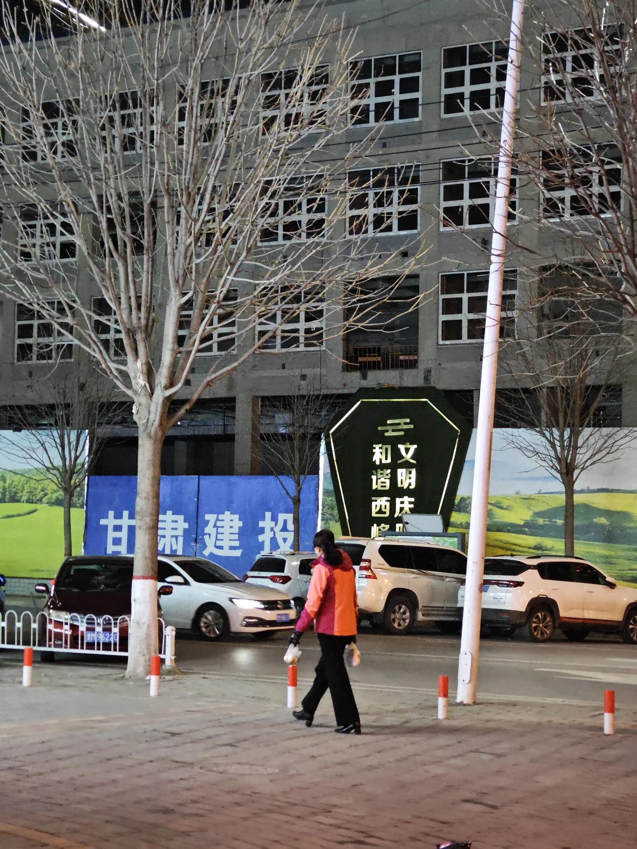 我外婆一辈子都没有生育，被婆婆骂不下蛋的鸡，还扬言要把外婆休掉，但外公深爱着外婆