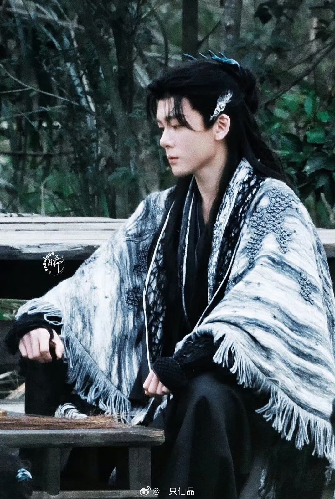 月鳞绮纪曝月鳞绮纪又撤档了本来就没定档，何来撤档一说？期待曾舜晞月鳞绮纪，期待唯