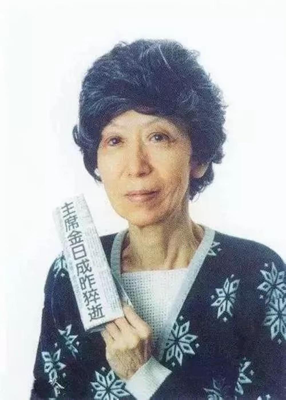 张爱玲教授在北京大学校园内被树枝砸中，不幸离世！乍一看还以为穿越了，因为同名作家