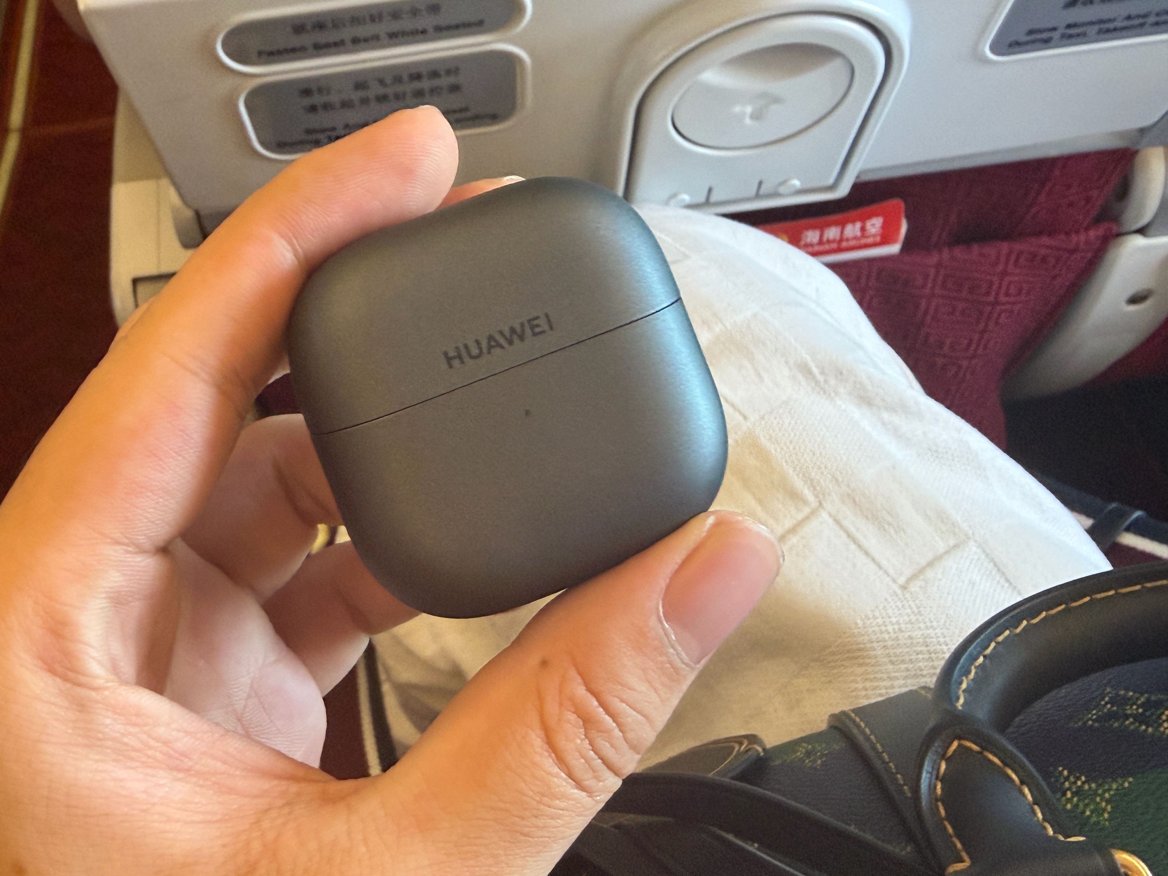 最近这几天一直在戴华为FreeFlip2，哪怕我主力机是iPhone也没啥影响，