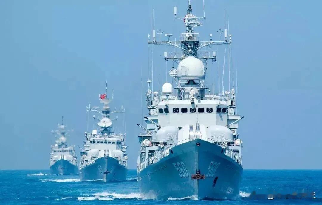 百余艘解放军和海警舰艇集结东亚海域?

欧媒报道，中国正在东亚海域部署大量海军和