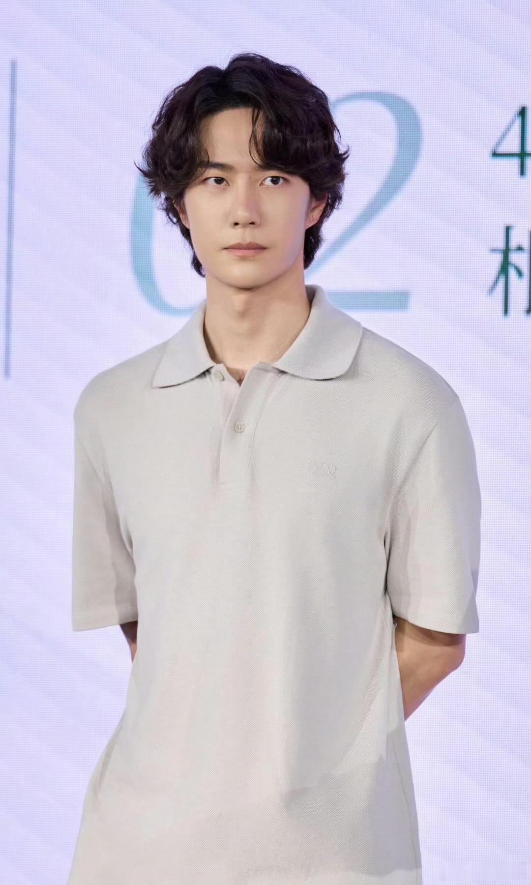 王一博直播品牌与代言人双向奔赴，期待百雀羚和王一博后续带来更多惊喜。 ​​​