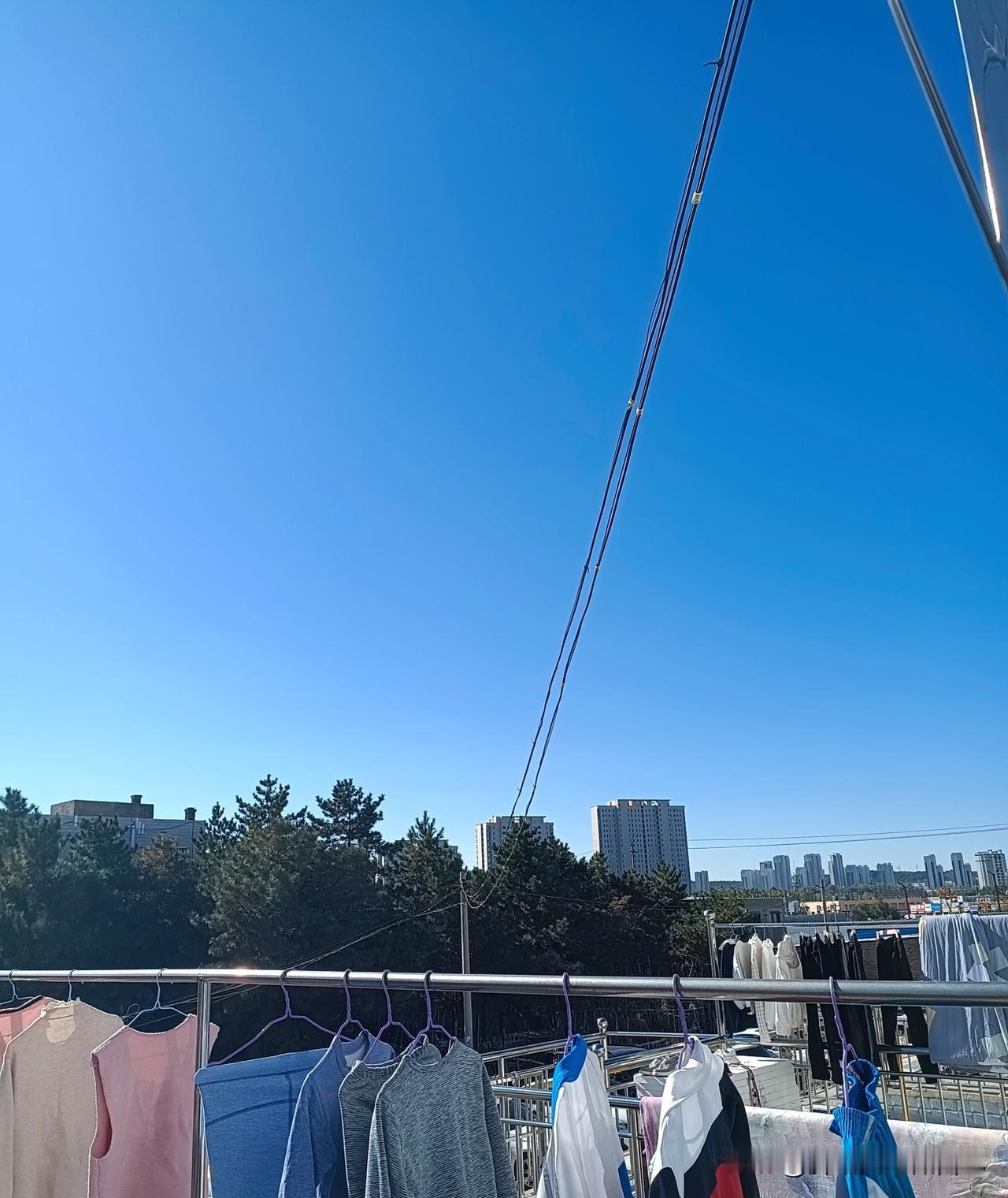 憋坏了！连阴25天后的太阳，是VIP级治愈啊☀️
 
谁懂啊！从10月1号到25