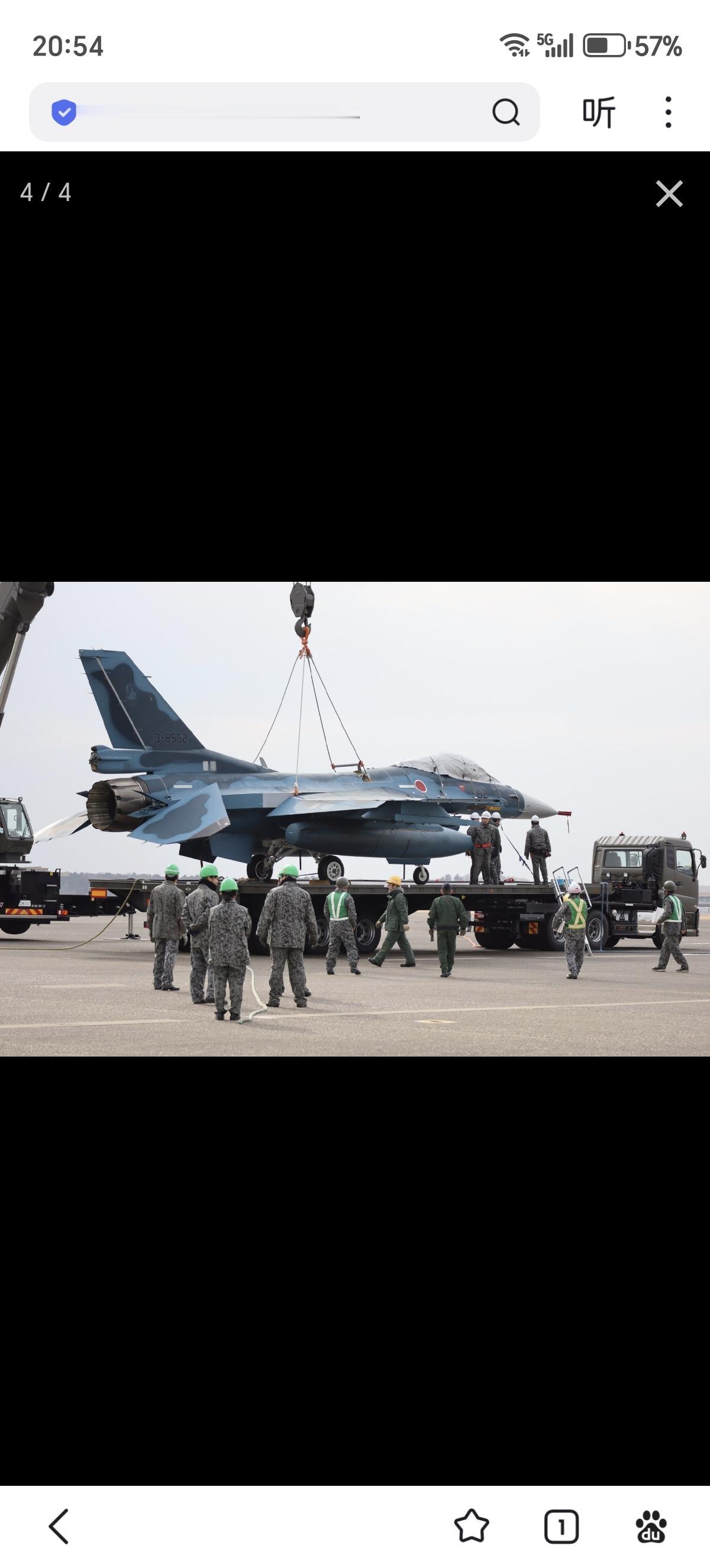 日本航空自卫队百里基地新列装100吨起重机与飞机转运拖车，利用新装备开展战机起吊