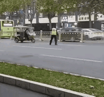 下班搭车回去吗