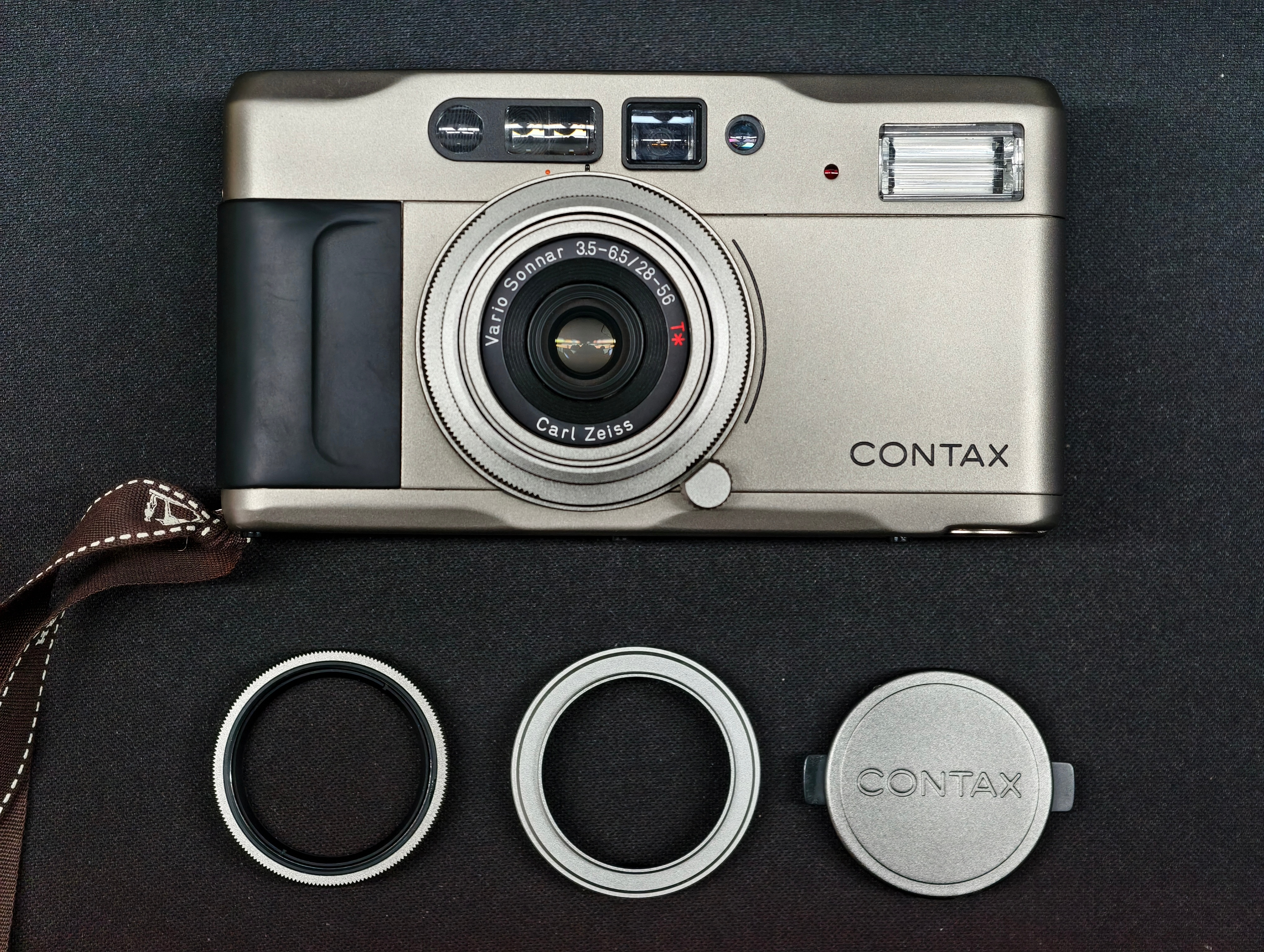 给CONTAX TVS配的附件也到了，原厂UV(其实是1A天光镜，比UV多了色彩