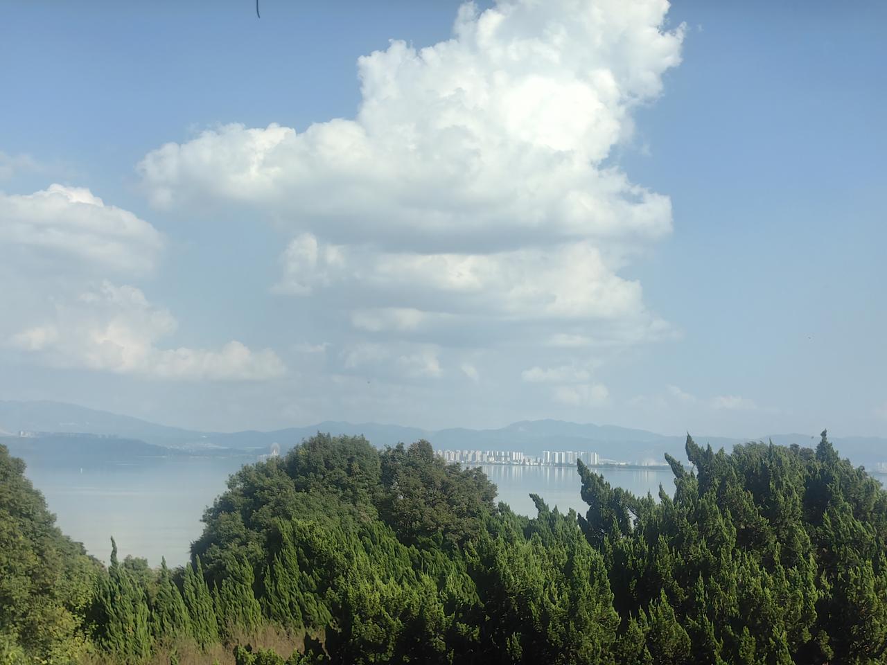 分享一张相册里随手拍的天空