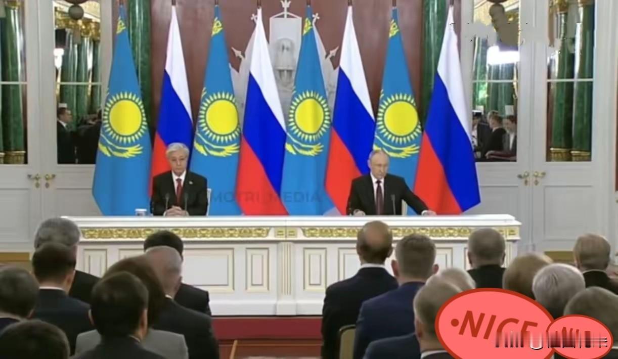 快讯！
当地时间11月12日，俄罗斯总统普京和哈萨克斯坦总统托卡耶夫签署了关于将
