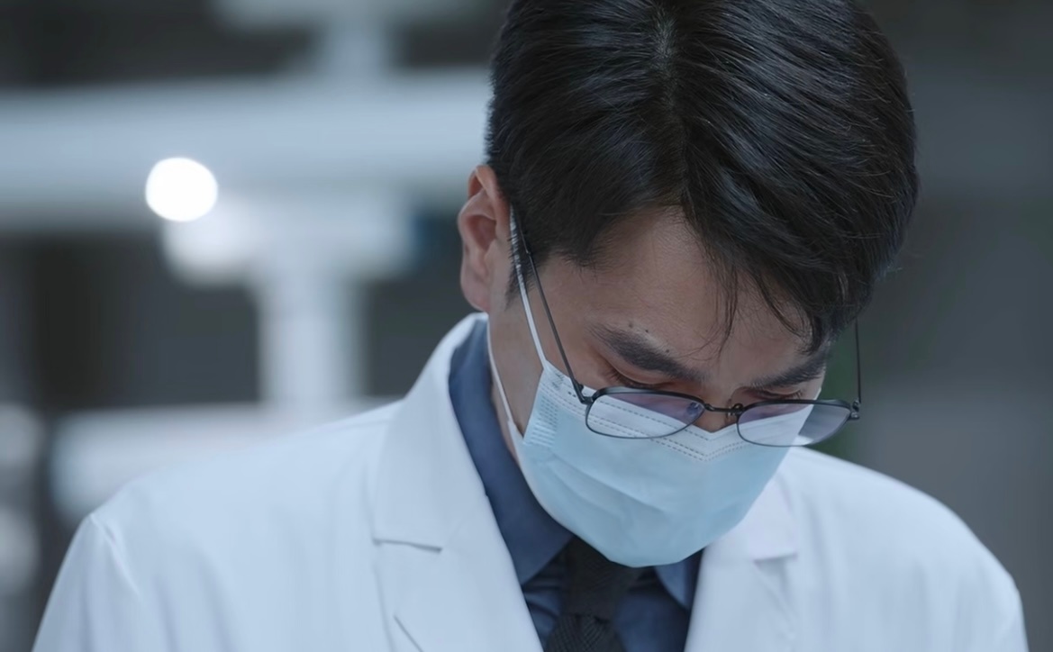 赵又廷比问心1沧桑好多不要来诋毁了！！！我们赵又廷也是会伤心的呀！而且看起来我感