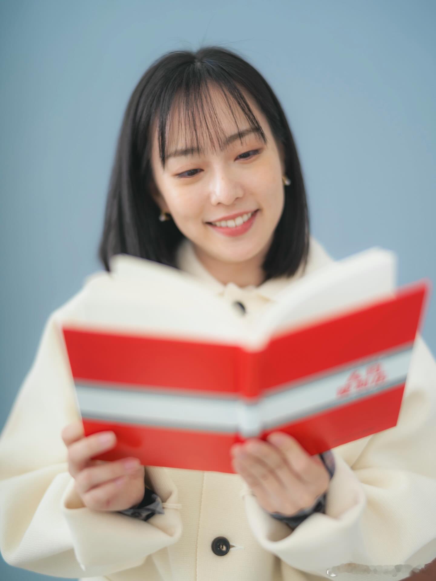 石川佳纯：在杂志《Number》中📕我围绕“向运动员学习外语学习法”这一主题，