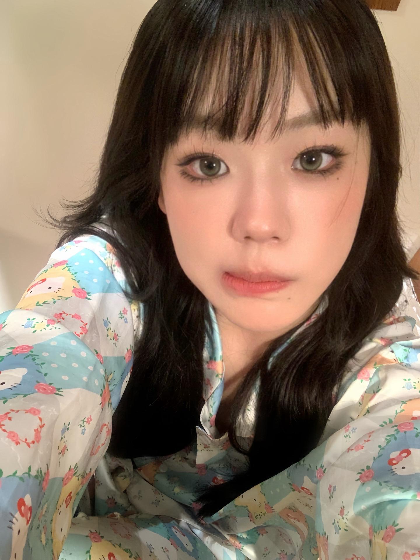 有只小蜜蜂张开嘴巴哔哔哔哔哔哔哔哔哔哔哔哔哔就他爹的最爱哔哔