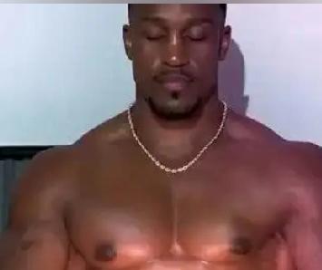 劲爆！
美国网红怒喷里夫斯，
指控其勾搭女友
 
近日，拥有353万粉丝的美国网