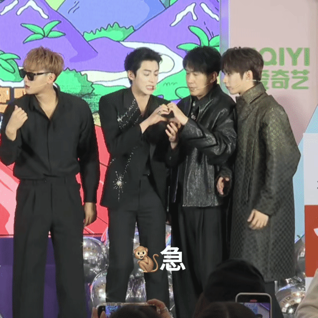 王鹤棣靠游戏王征服爆闪团所有人河堤游戏天赋直接拉满！发布会上猜句子硬控全场，指挥