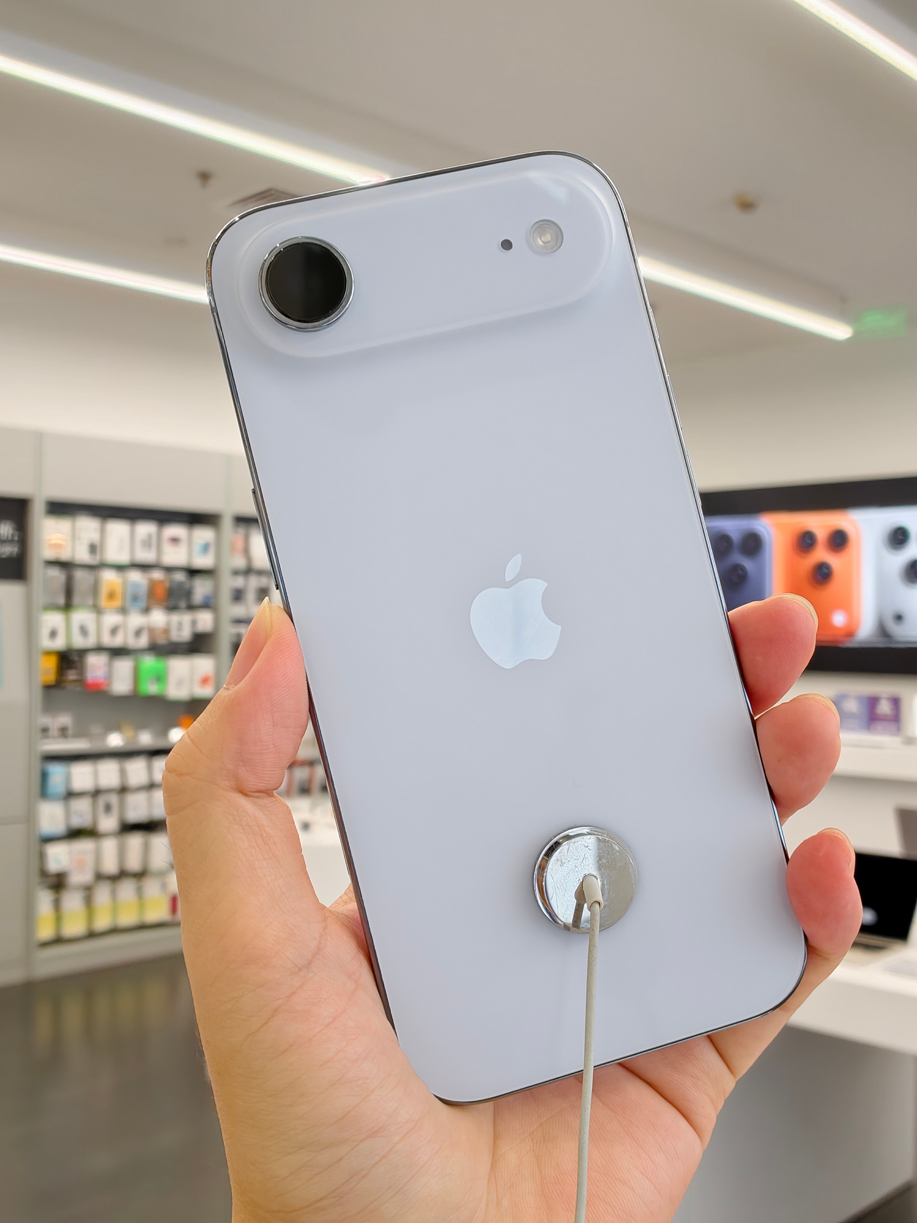 现在才体验到iPhone Air手感真的太轻薄了感觉可以减轻我的键销炎和肩周炎颈