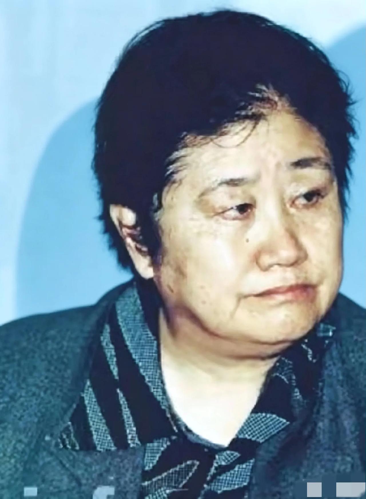 她就是被誉为纪检“铁娘子”和当代“女包公”的中央纪委原副书记——刘丽英。

刘丽