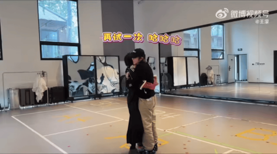 刘雨昕来批王濛作业了刘雨昕发表情包鼓励王濛 “我来了”“来晚了”全网等系列更新继