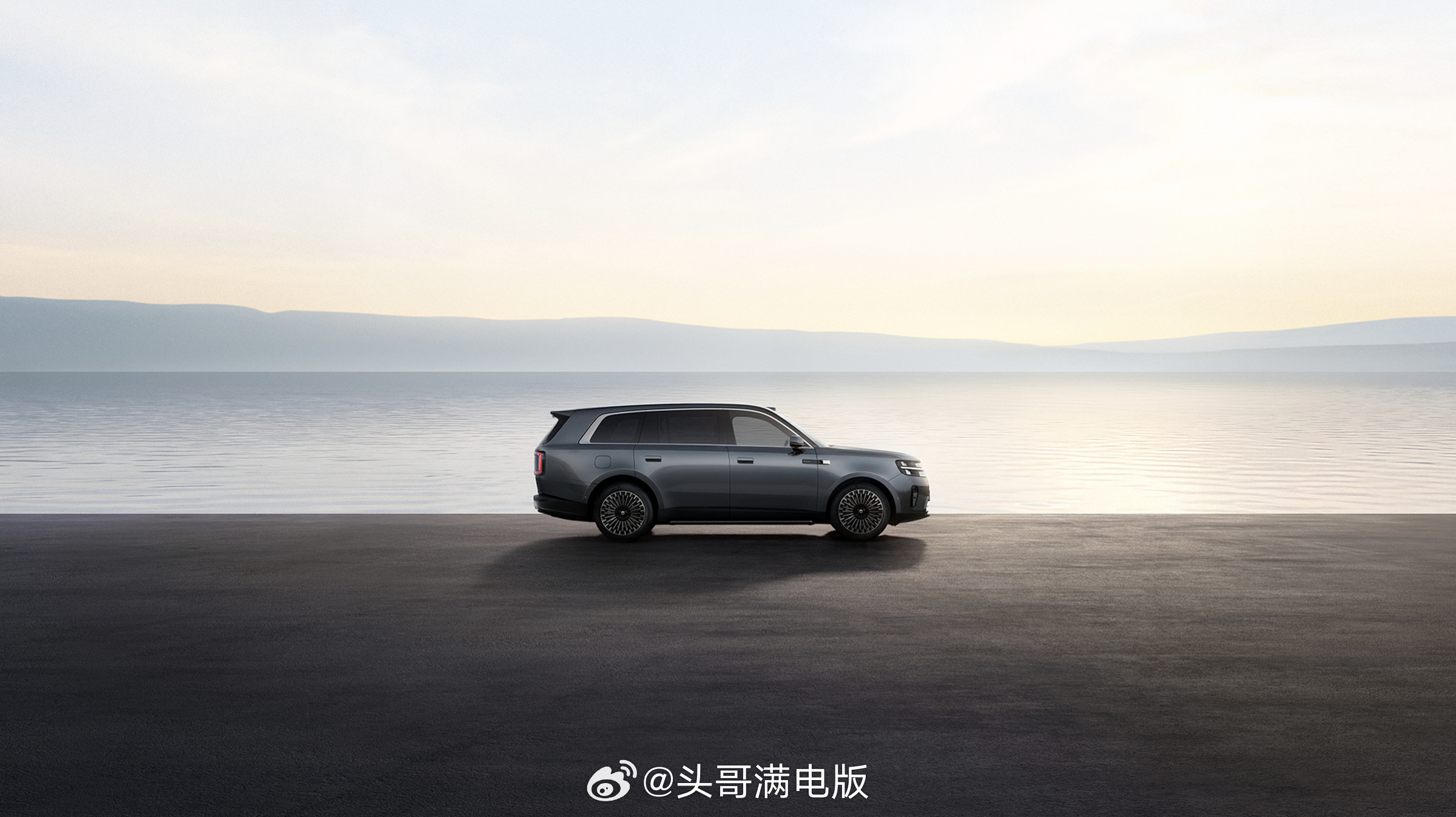 一个人的工作室、两个人的咖啡馆、三个人的会客厅、全家人的游乐场，智能可变大空间S