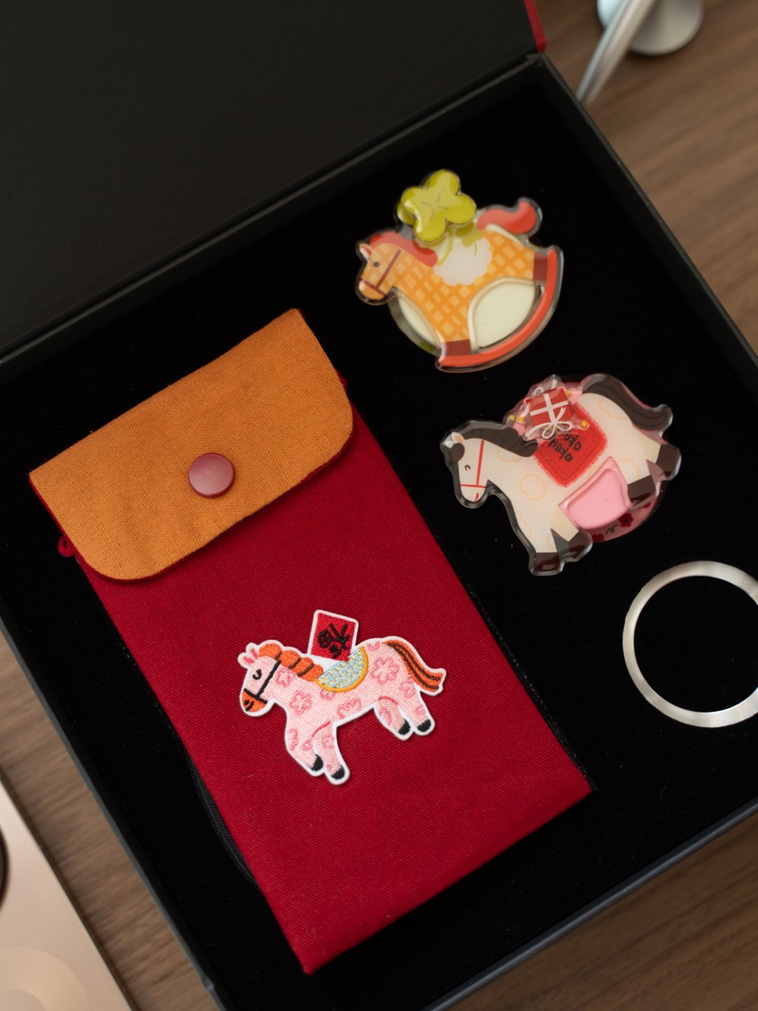 🎁 马上开运。抽个Mate80系列马年限定周边礼盒。关+转，3月6号抽1位铁粉