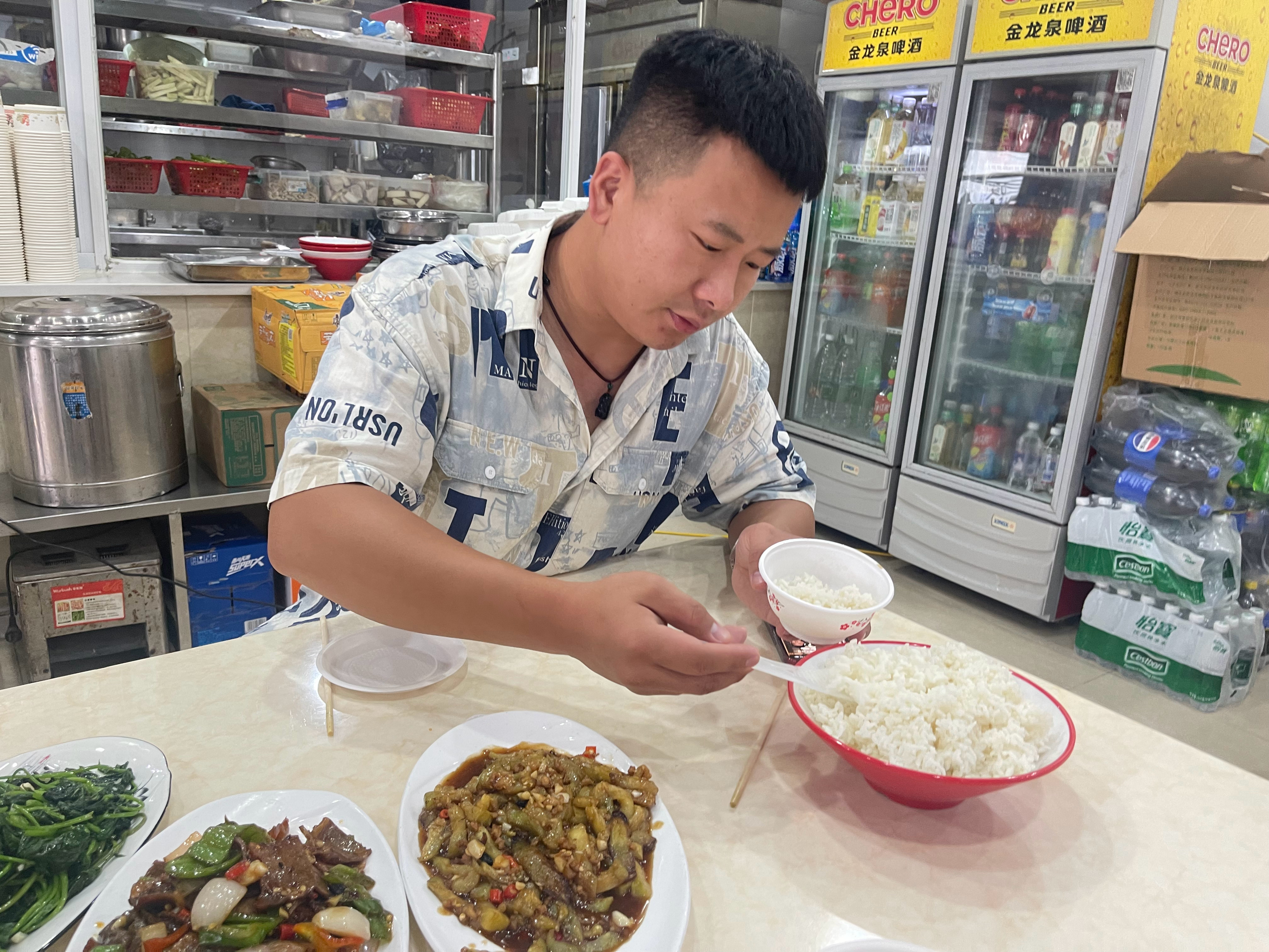 拿下万元代步车 2011年6年上牌 别克君威 2.0L 自动挡 过户一次 14万