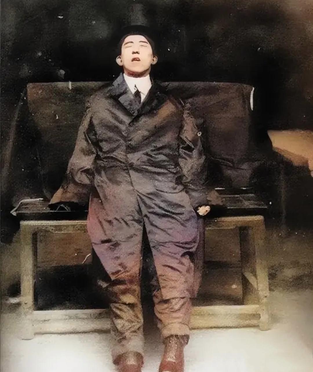 铭记英雄 铭记历史致敬英烈