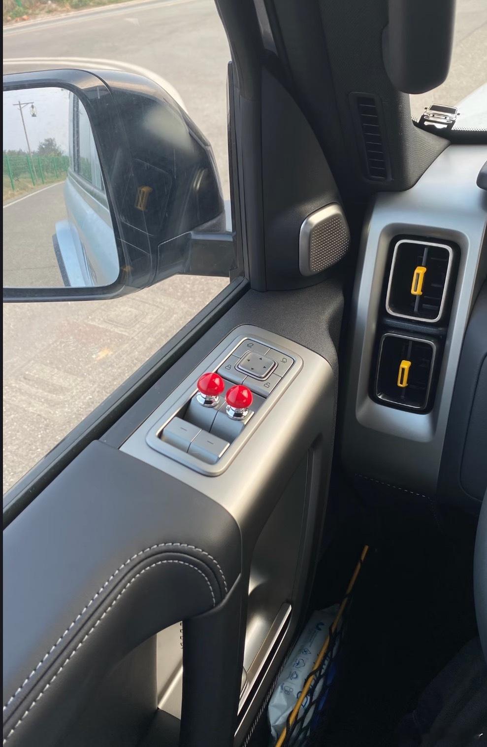 还是网友聪明害怕车窗户关错，网上买了个小摇杆确实不错 北京