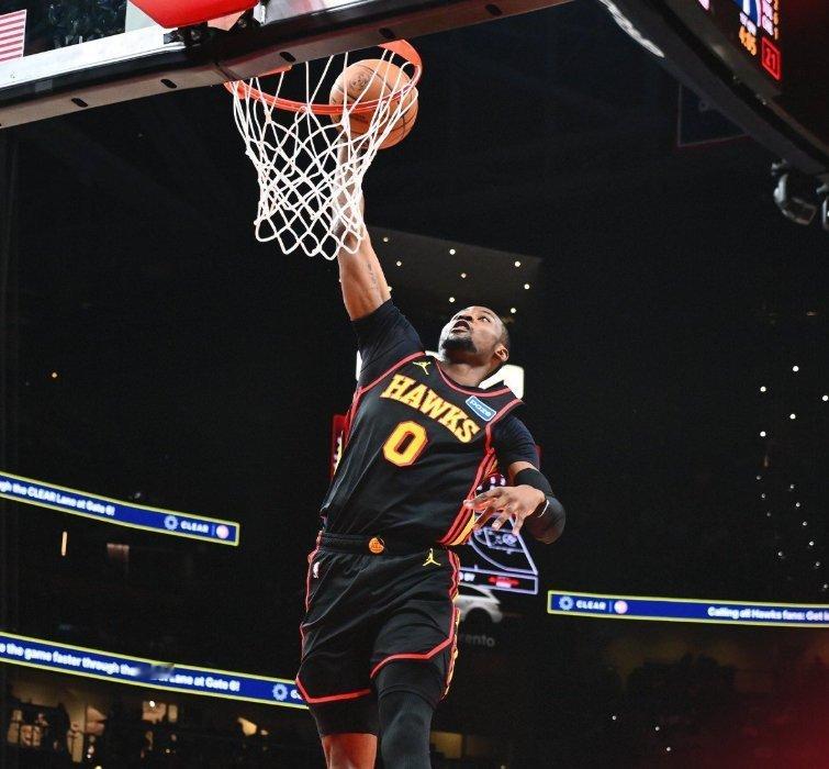 库明加老鹰生涯首秀，替补出战24分钟，12投9中，三分4中3，罚球7中6，砍下赛