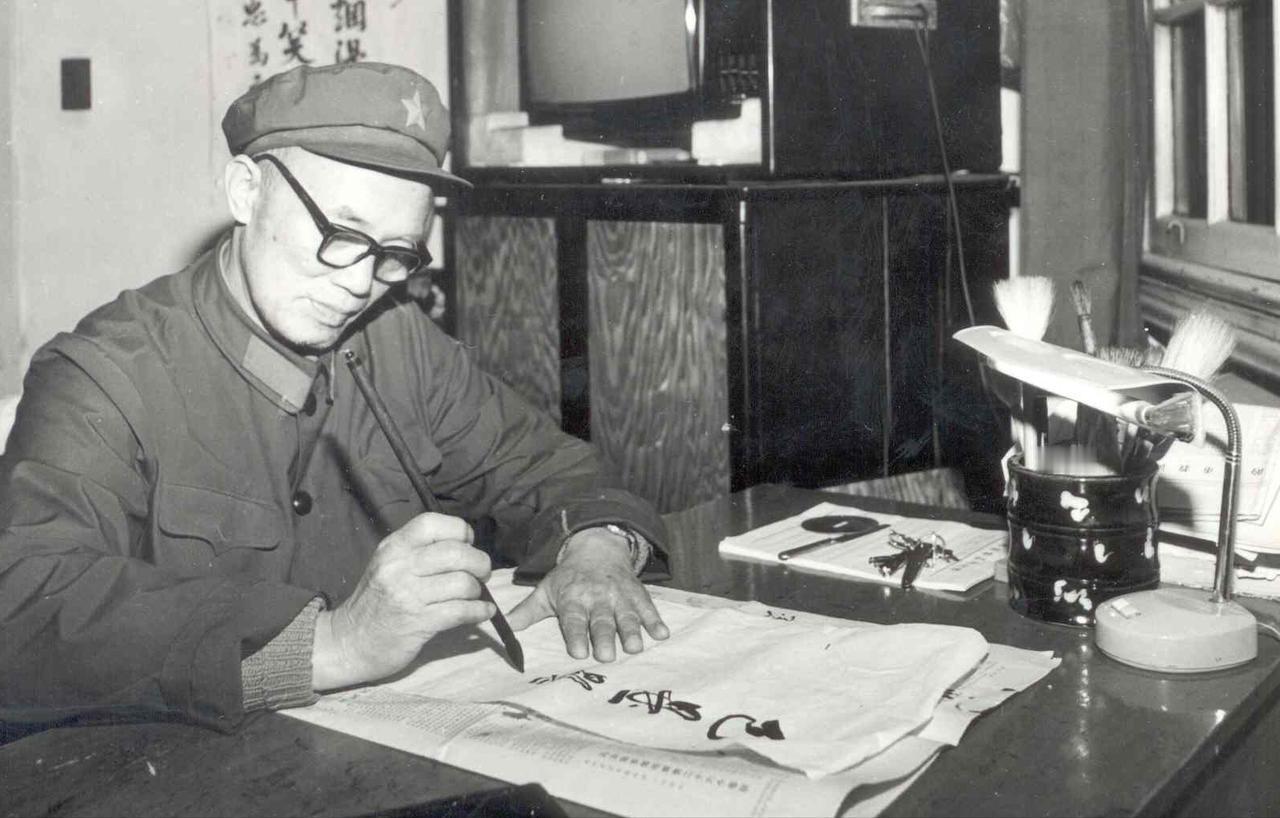 在东北野战军里，第5师师长钟伟是一个奇人。1947年3月8日，总部命令第5师渡过