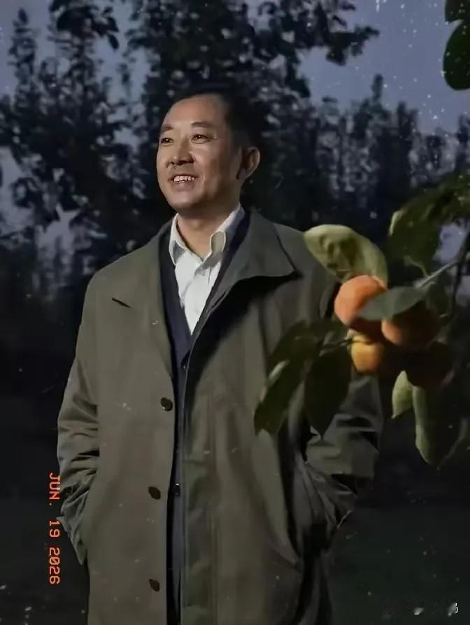 “清华硕士”毕业的县委书记陈行甲，语出惊人：“贪官贪的钱，一个是养儿子，一个是买