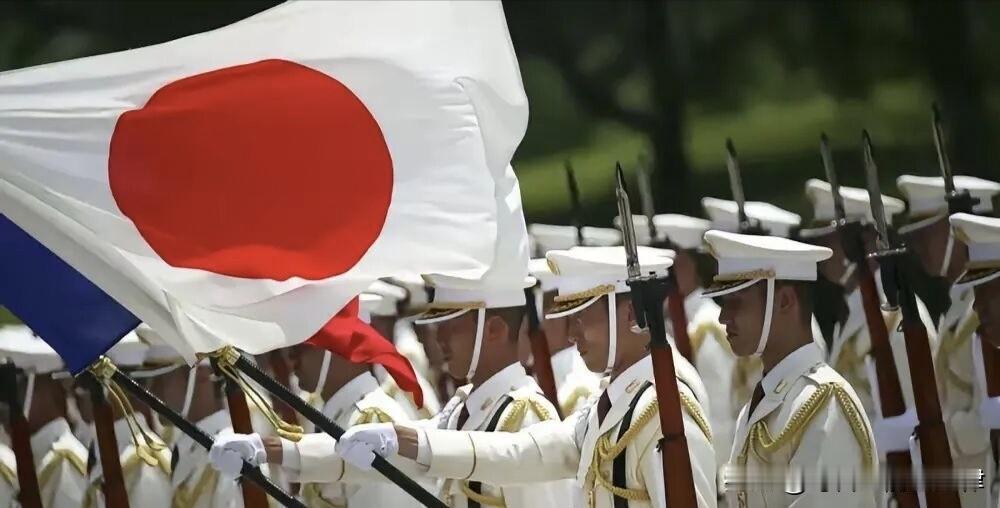 日本彻底疯了？很多人以为东京是在以卵击石。错了！真相是，日本正在复刻当年偷袭珍珠