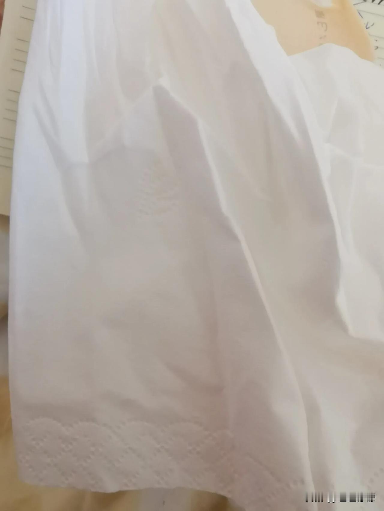 #记录秋日生活点滴#
奇怪，坐着的时候鼻涕流个不停，一会儿擦一下一会儿擦一下，躺