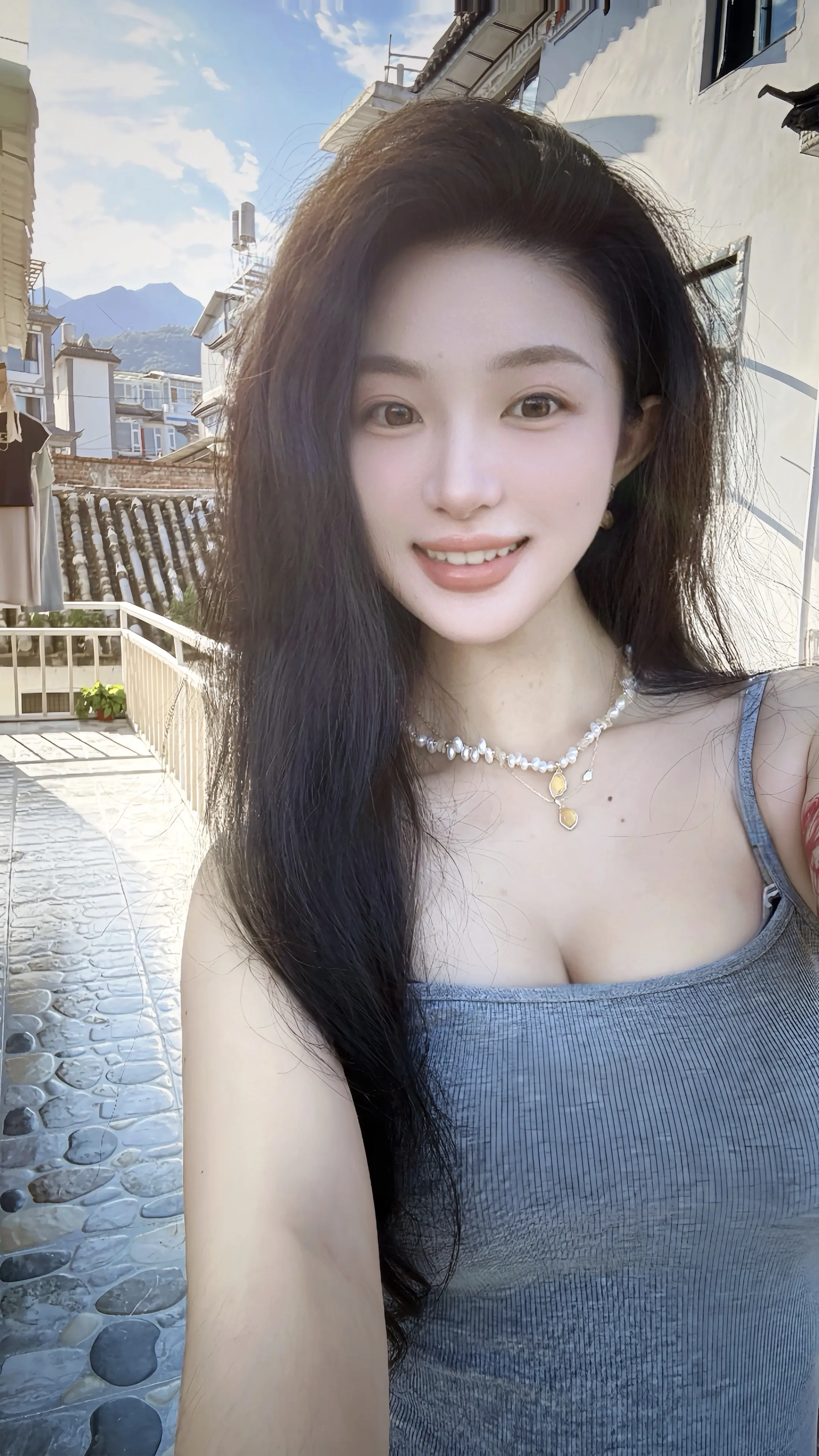 这个世界已经没有所谓誓言了 平均气温23摄氏度的港岛 只要有人愿意也可...