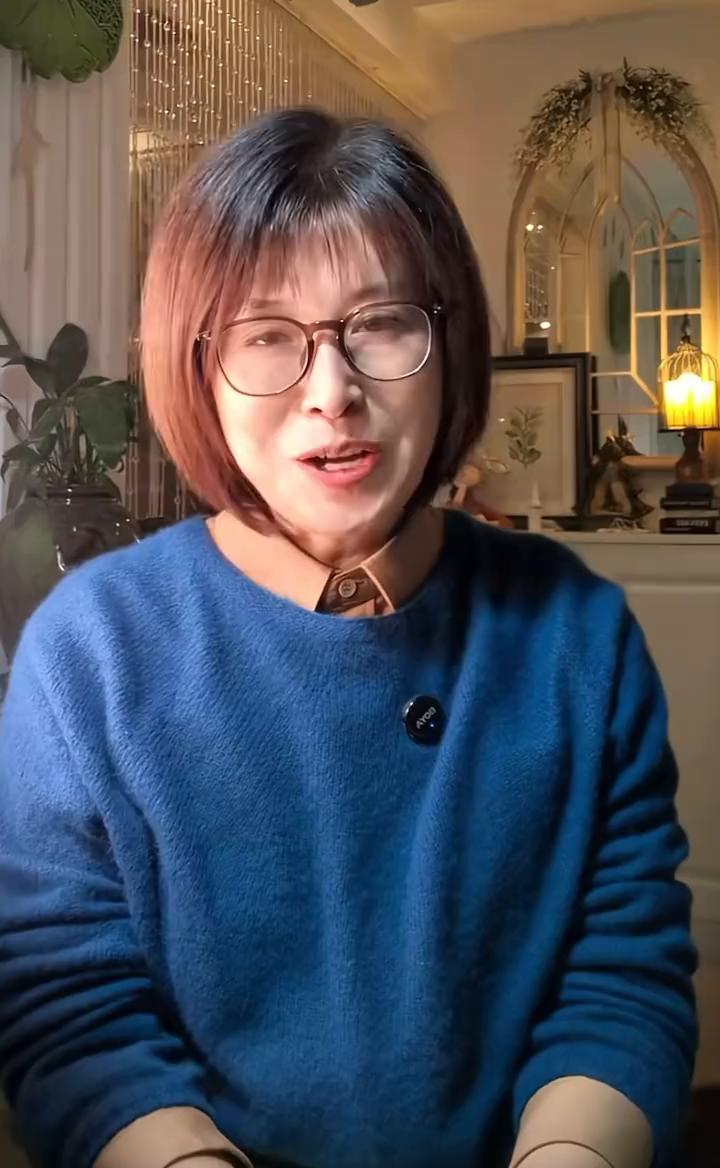 如果出生和婚姻都没能拯救你，你命运的最后一张牌到底在谁手里？很多人一辈子都在向外