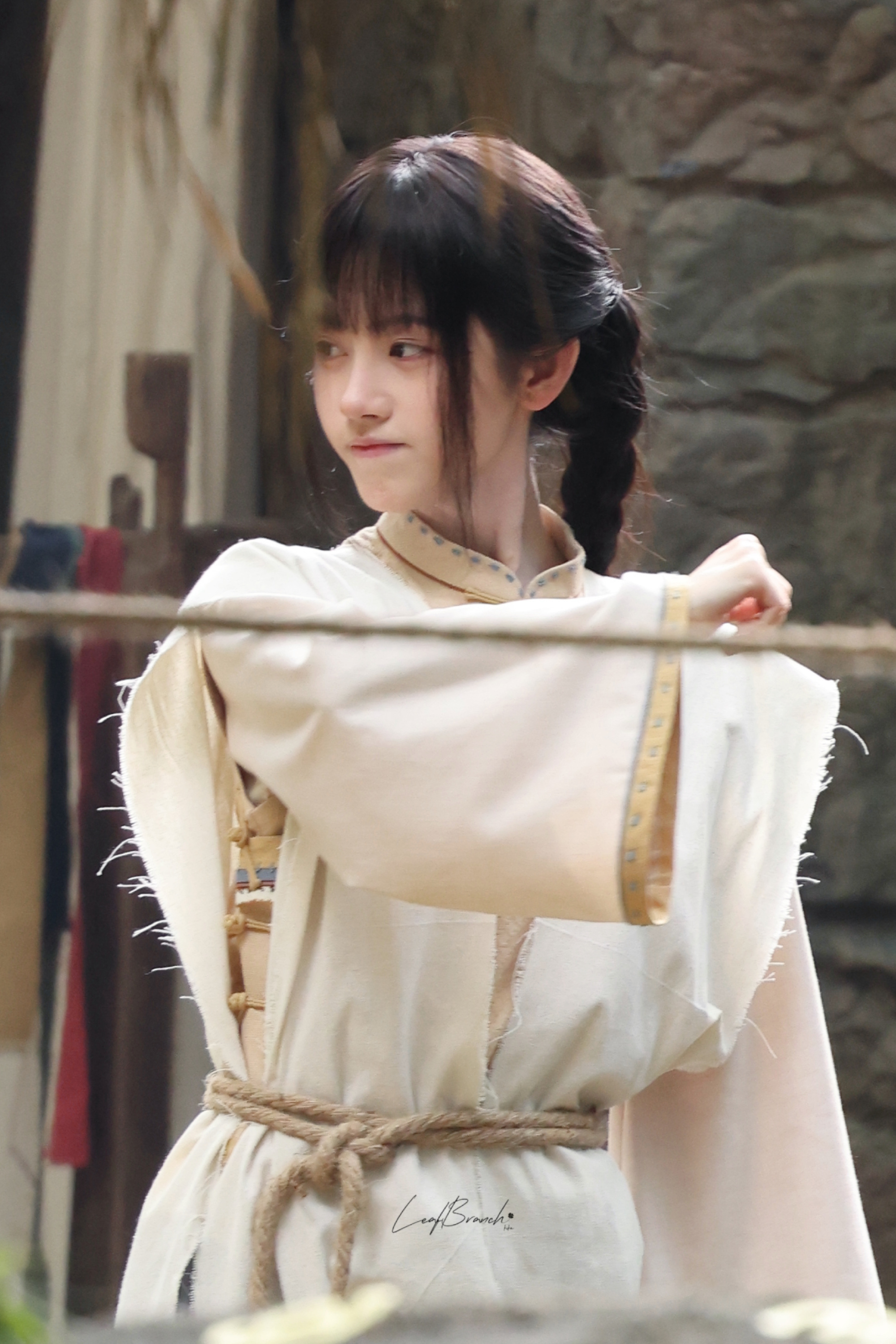 jjy鞠婧祎万花世界 jjy鞠婧祎苏绿夏 “玫瑰之所以是玫瑰，是风与光的眷顾，更