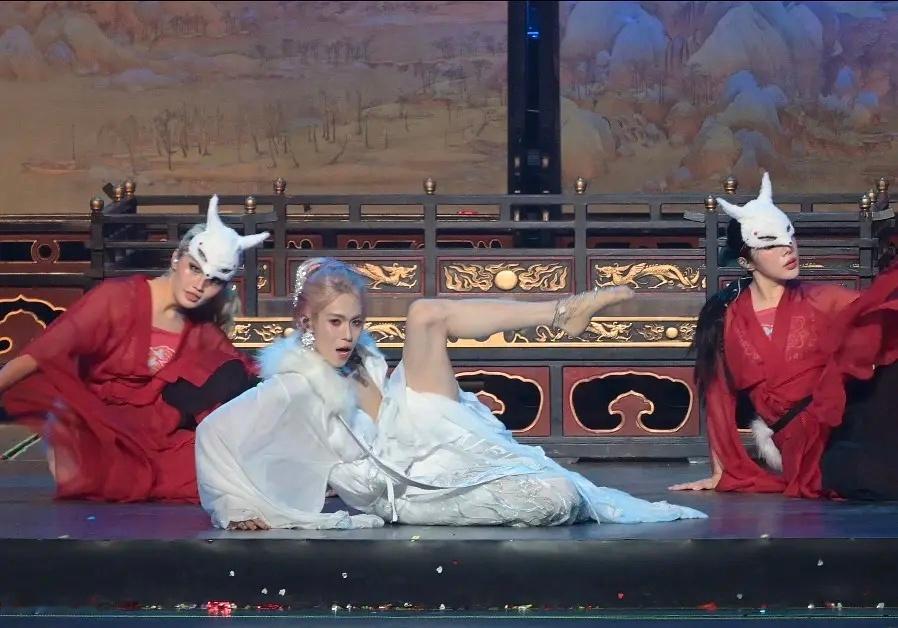 八字弱的看完烧三天这男的女的。。 