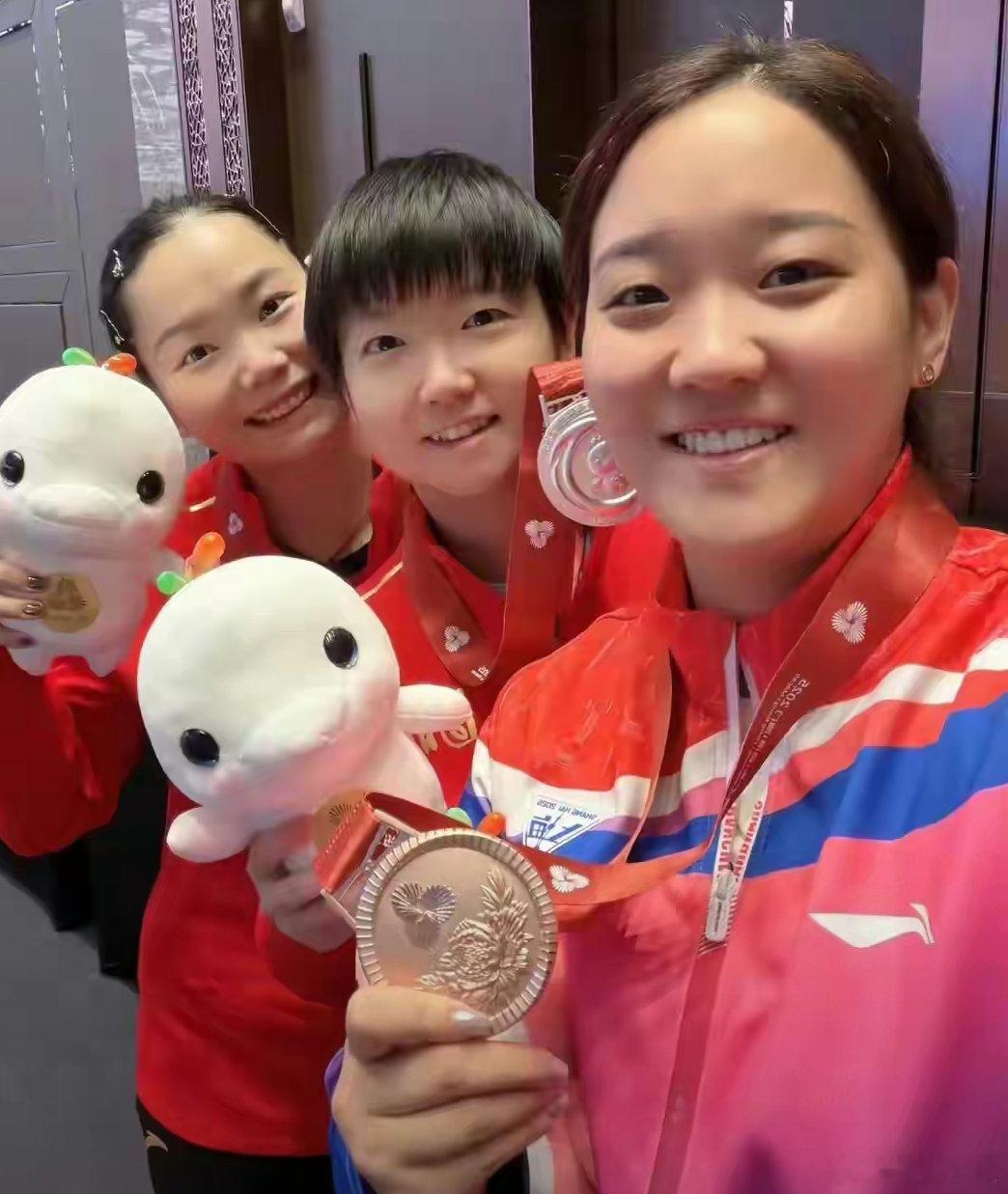 孙颖莎祝福孙铭阳 暖心互动！孙颖莎留言祝福孙铭阳 国乒姐妹情谊引热议2026年5