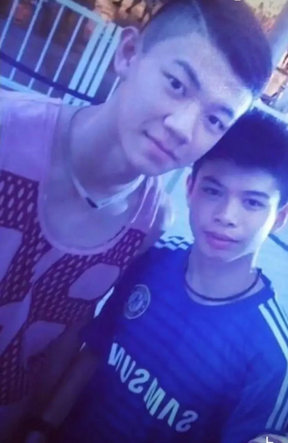 中国香港羽毛球公开赛男单首轮，李梓嘉0-2不敌队友梁峻豪，遭遇一轮游。
世锦赛复