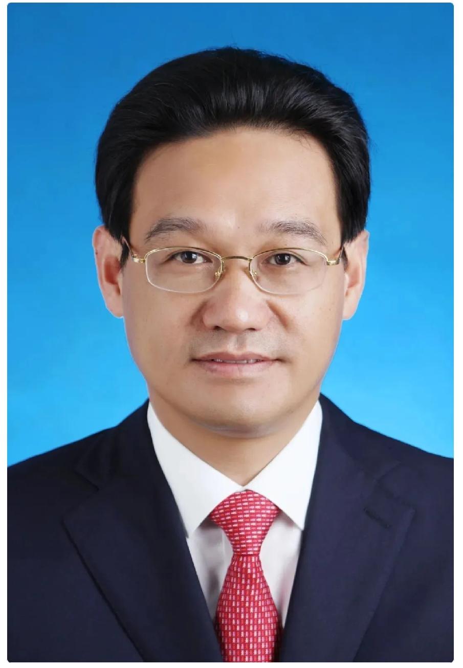 常州市，9天前还公开露面的徐华勤，官宣进去了

1971年出生的徐华勤，工作先后
